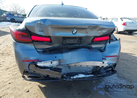 2021 BMW 530I xDrive z USA, uszkodzony, nr VIN WBA13BJ04MWW89577